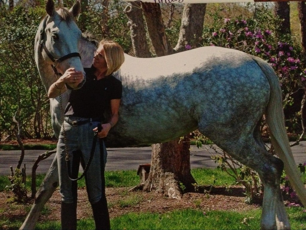lynne-bryan-phipps-with-horse-txa-one